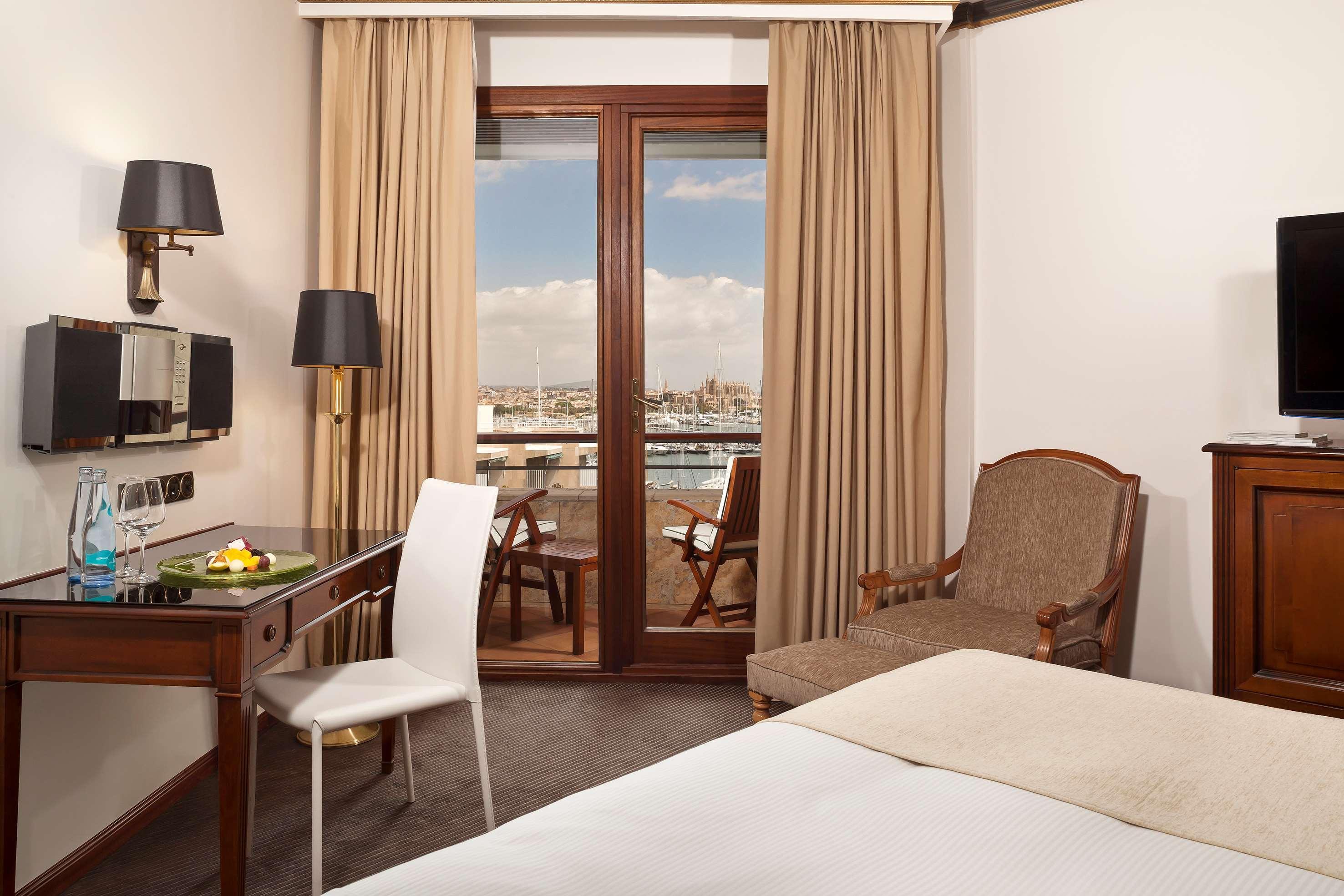 Hotel Victoria Gran Melia PMI Exteriör bild Room at the Hotel Porta Fira